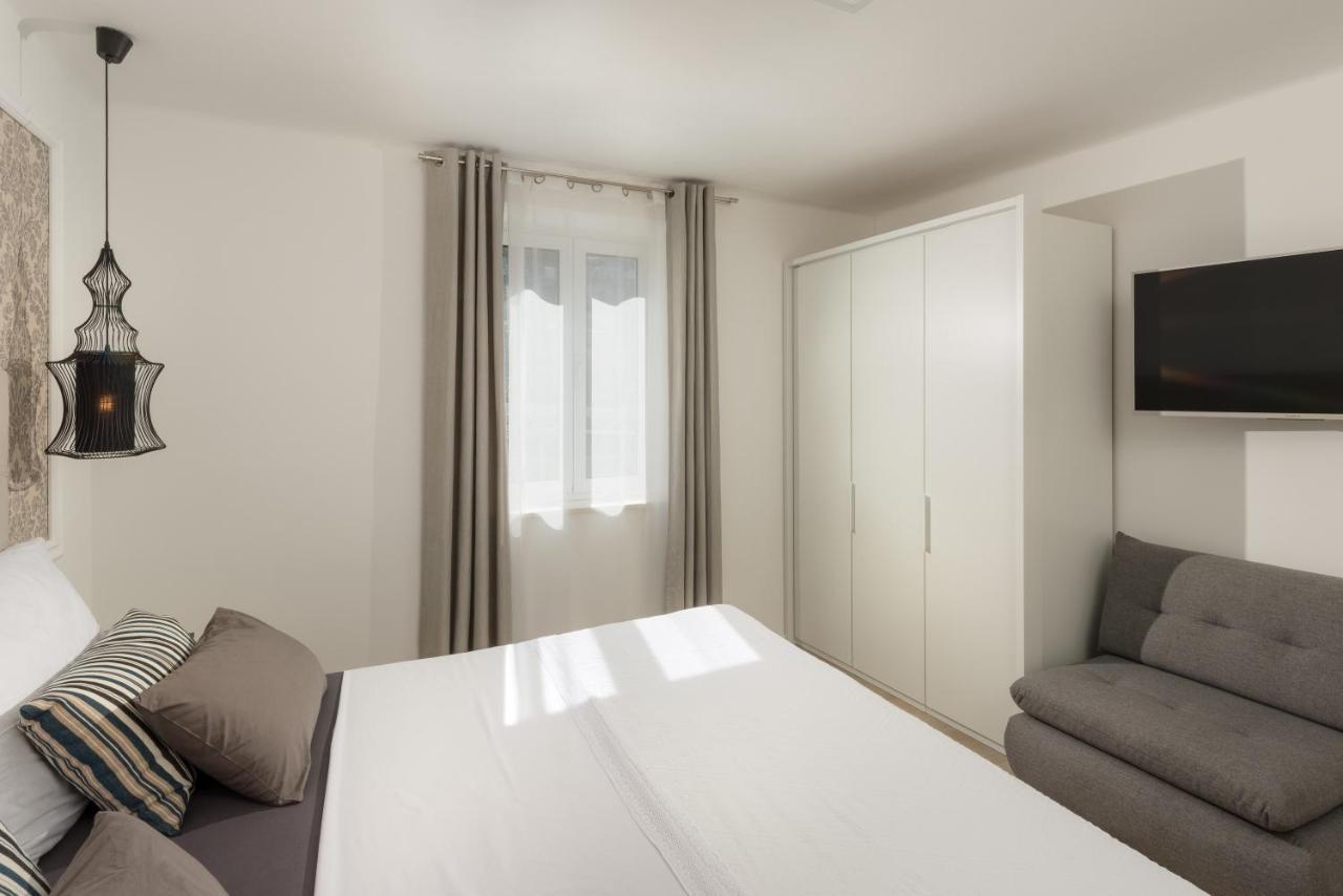 Villa Roko- The Spacious Luxury โตรกีร์ ภายนอก รูปภาพ